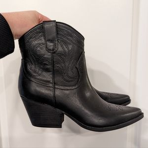 Indigo Rd. Ankle Cowboy Boots - 9